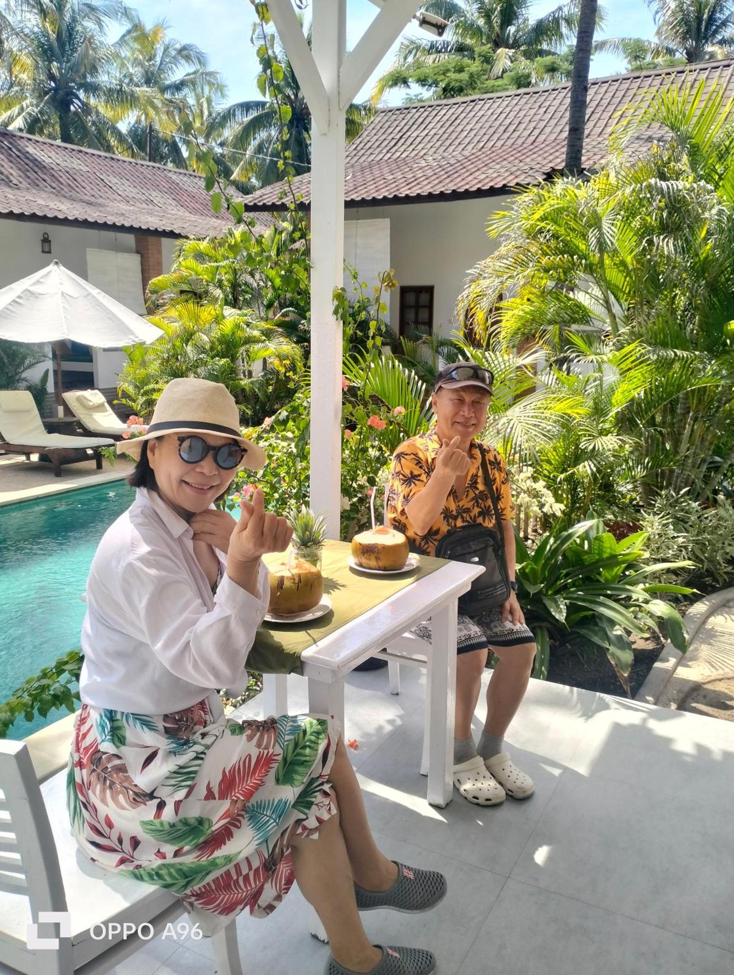 White Coconut Resort Gili Trawangan Buitenkant foto